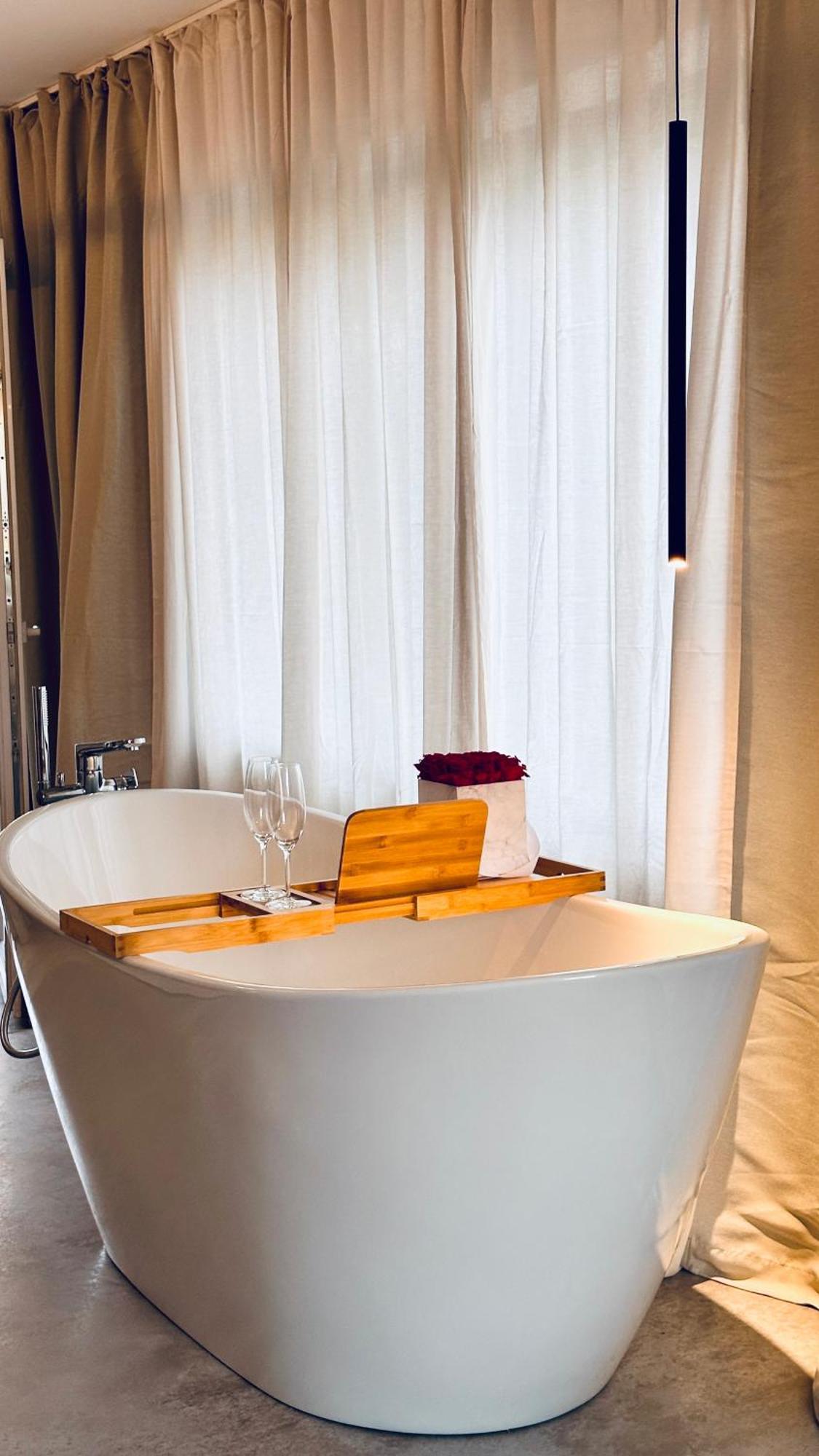 Apartamento Leonardo Wuerzburg I Freistehende Badwanne Exterior foto
