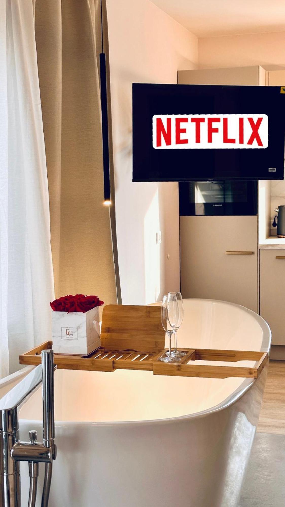 Apartamento Leonardo Wuerzburg I Freistehende Badwanne Exterior foto